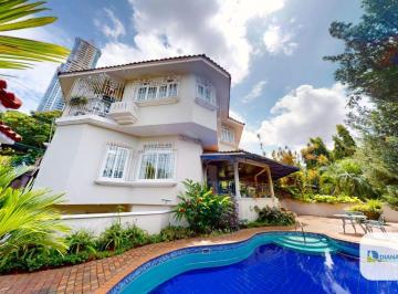 Casa · 800m² · 4 Recámaras · 4 Estacionamientos · Venta de Casa en Dos Mares