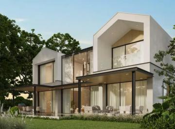 Casa · 664m² · 4 Recámaras · 4 Estacionamientos · Venta de Casa en Santa Maria Para Estrenar 664 m² Mld