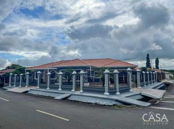 Casa de 4 habitaciones, David · Casa en Venta en Barriada Universitario, David Chiriquí