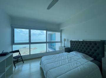 Apartamento de 2 habitaciones, Panamá · Venta de Apartamento en Av Balboa Vista Al Mar