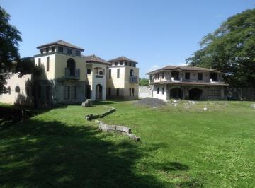 Casa · 1016m² · 6 Recámaras · 4 Estacionamientos · Venta de Casa de Playa en Río Hato, Santa Clara
