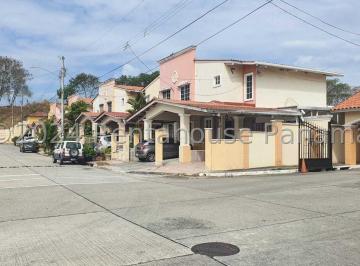 Casa de 3 habitaciones, San Miguelito · Venta de Casa Dúplex en PH Paseo Real, Villa Lucre 26 - 2415gg