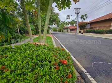 Casa de 4 habitaciones, Panamá · En Venta: Espectacular Residencia en Altos del Golf