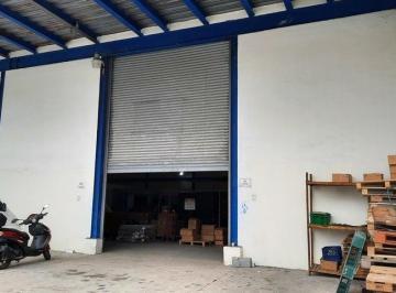 Bodega-Galpón-Depósito de 1 habitación, Panamá · Venta de Fábrica de Licores en Río Abajo