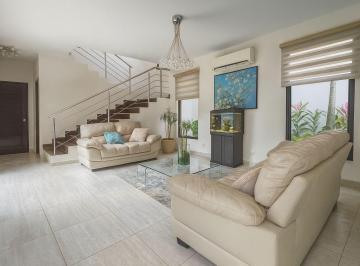 Casa · 286m² · 3 Recámaras · 2 Estacionamientos · Alquiler de Casa en Panama Pacifico - PH Nativa