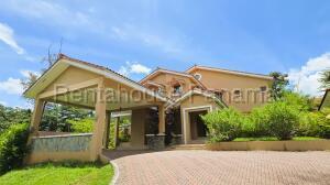 Casa de 4 habitaciones, Panamá · Casa en Venta en Clayton Jack