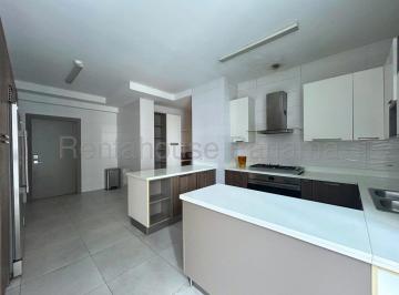 Apartamento de 3 habitaciones, Panamá · Apartamento en Costa del Este PH Regalia en Venta