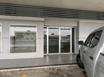 Local comercial · 80m² · 2 Estacionamientos · Alquiler de Local en David Centro