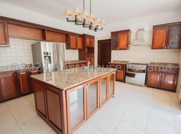 Casa de 4 habitaciones, Panamá · Venta de Casa en Ancon Camino de Cruces