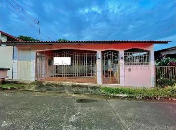 Casa de 3 habitaciones, San Miguelito · Amplia Casa en Venta Ubicada en Brisas del Golf