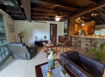 Casa de 3 habitaciones, Panamá · Venta de Casa en Curundú