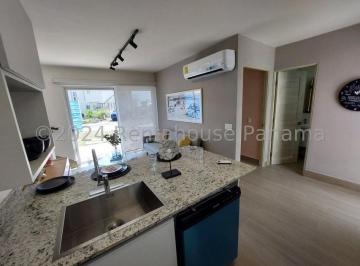 Apartamento de 2 habitaciones, Chame · Casa de Playa en Venta en Playa Caracol, Punta Chame Lht