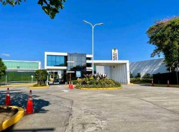 Bodega-Galpón-Depósito · 463m² · 4 Estacionamientos · Ofibodega en Panamá Viejo Business Center 463 m² Equipada