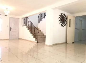 Casa · 217m² · 4 Recámaras · 2 Estacionamientos · Venta de Residencia Hato Pintado