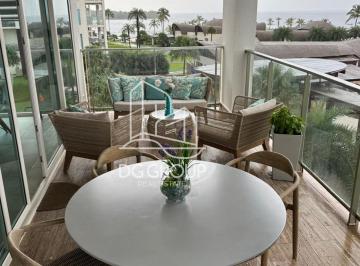 Apartamento · 194m² · 3 Recámaras · 2 Estacionamientos · Venta de Apartamento en Playa Escondida