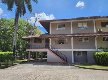 Casa de 4 habitaciones, Panamá · Venta de Residencia con Anexo en Clayton