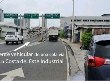 Local comercial · 300m² · 6 Estacionamientos · Local Comercial en Parque Lefevre 300 m² Cerca de Costa del Este