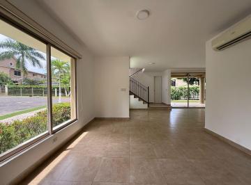 Casa · 300m² · 3 Recámaras · 2 Estacionamientos · Alquiler de Casa en Clayton - PH Embassy Garden