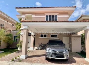 Casa de 3 habitaciones, Panamá · Casa en Venta en Altos de Panama