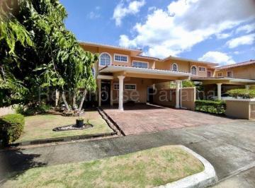 Casa de 3 habitaciones, Panamá · Se Vende Hermosa Casa en Castel Novo, Chanis – Una Joya Cerca de Costa del Este