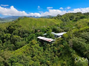 Casa de 6 habitaciones, Renacimiento · Propiedad Autosuficiente de 15h. con Buenas Vistas en Renacimiento Chiriquí
