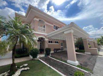 Casa de 3 habitaciones, Panamá · Casa en Venta en Altos de Panama