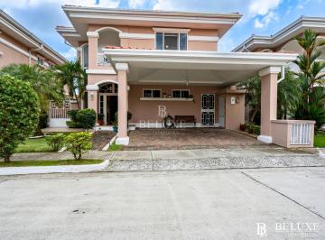 Casa · 320m² · 3 Recámaras · 2 Estacionamientos · Venta de Casa en Altos del Country, San Miguelito (2)