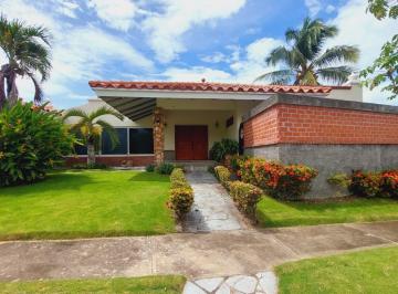 Casa de 5 habitaciones, San Carlos · Oceanfront Villa For Sale – Vista Mar Resort, San Carlos, Panama