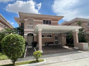 Casa de 3 habitaciones, Panamá · Vendo Casa en Altos de Panama