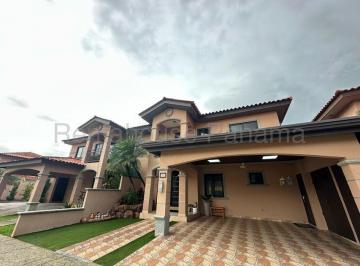 Casa de 3 habitaciones, Panamá · Casa en Venta en Versalles