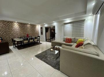 Casa de 3 habitaciones, Panamá · Venta de Casa en Versalles