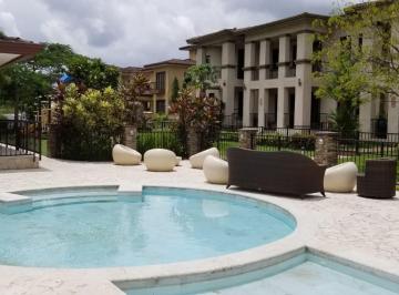Casa · 313m² · 3 Recámaras · 2 Estacionamientos · Alquiler Casa en Clayton Embassy Club Mld