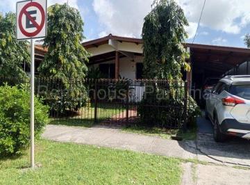 Fachada · Casa con 558 m² de Terreno y 4 Recámaras en Betania
