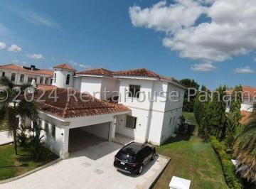 Casa de 5 habitaciones, Panamá · Venta de Casa en Santa María