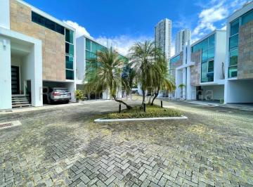 Casa de 4 habitaciones, Panamá · Alquilo Casa en Alto del Golf