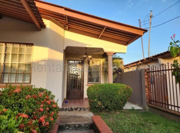 Casa de 4 habitaciones, San Miguelito · Se Vende Casa en Brisas del Golf Ydu
