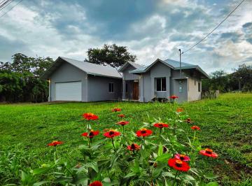 Casa de 3 habitaciones, San Félix · Residencia Moderna en Las Lajas – ¡A Solo Minutos de La Playa!