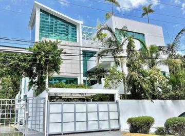 Casa de 6 habitaciones, Panamá · Casa en Altos del Golf