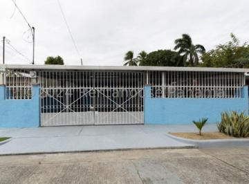 Casa de 5 habitaciones, Panamá · Venta de Casa en Juan Diaz, Santa Clara