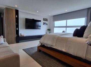 Apartamento de 3 habitaciones, Panamá · Sobre Las Rocas. 416 m 3r 3b Den 4est Remodelado $560,000.00neg