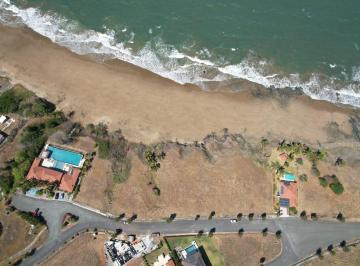 Terreno / Lote , Pedasí · Venta de Lote de Playa en Area Residencia con Club de Playa.