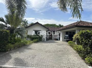 Casa · 367m² · 3 Recámaras · 2 Estacionamientos · Los Portales - Buenaventura - Se Vende Casa