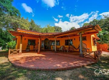 Casa de 2 habitaciones, San Lorenzo · Precio Reducido! Propiedad de 2 Hectáreas Frente a La Playa en Punta Vittoria, Boca Chica Chiriquí
