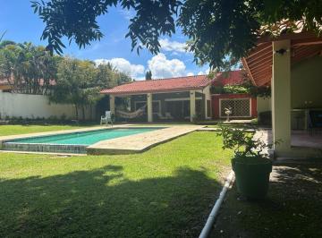 Casa · 302m² · 3 Recámaras · 4 Estacionamientos · Venta de Casa en El Club de Golf de Coronado, Chame