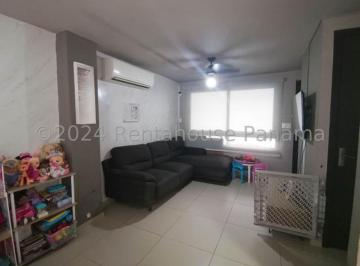 Sala · Casa Duplex de 3 Recámaras en El Crisol, con Las Amenidades de un PH