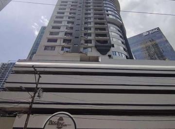 Apartamento de 3 habitaciones, Panamá · Banco Vende Apartamento en PH Rocamar (B)