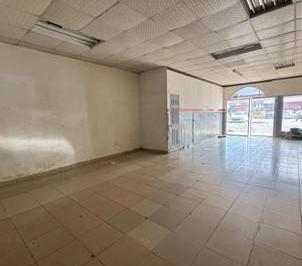 Local comercial , Panamá · Mañanitas – Planta Baja: Local Comercial en Plaza Comercial Frente a Calle