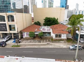 Casa de 6 habitaciones, Panamá · Se Vende Casa en Av Aquilno de La Guardia, Bella Vista 