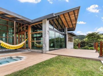 Casa de 2 habitaciones, Santa Fe · Casa Moderna de Alta Gama con Piscina en Santa Fe, Veraguas