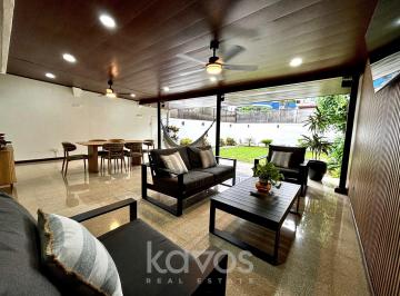 Casa · 300m² · 4 Recámaras · 3 Estacionamientos · Casa en Obarrio | Oportunidad Para Vivienda o Inversión